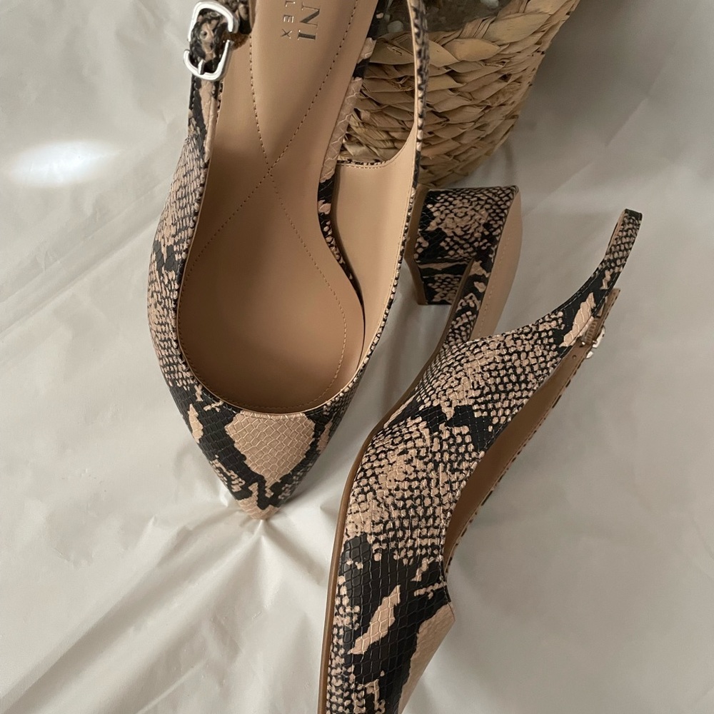 NEW Alfani Slingback Pointed Toe Snake Skin Pump - Picture 2 of 8